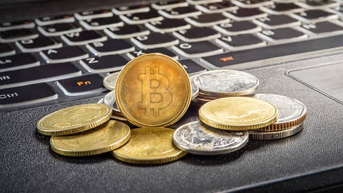 特朗普据悉将签署行政令 允许养老金投资加密货币等另类资产